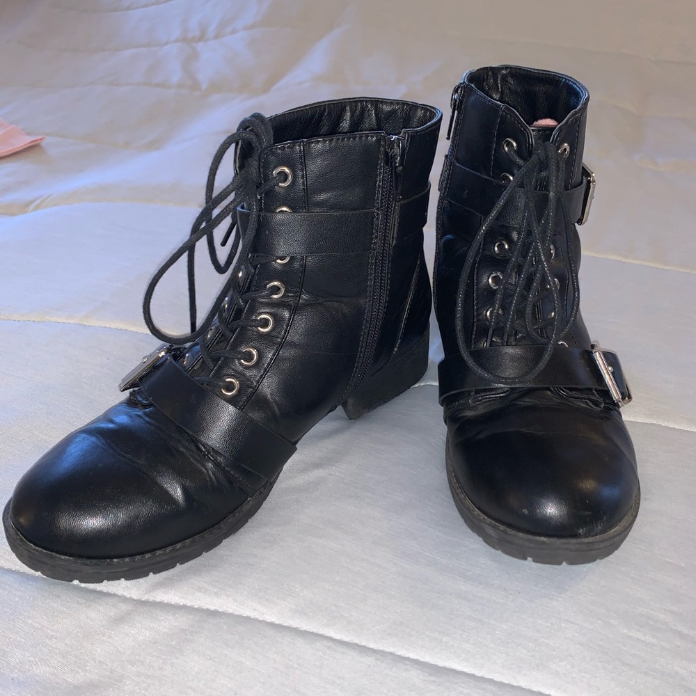 Hot Topic Mad House Buckle Boots size 8 - Picture 2 of 11
